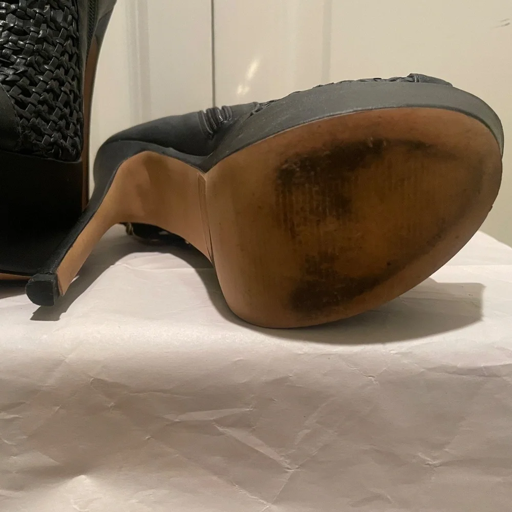 Bebe Booties - Picture 4 of 10
